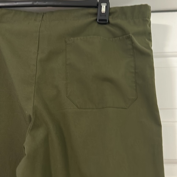 Life size small (unisex) army green - Picture 3 of 4